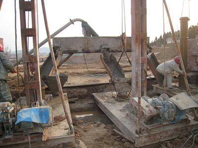 大坝防渗墙浇筑工程进展顺利，筑牢水利工程安全基石